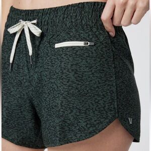 Vuori Shorts High Rise